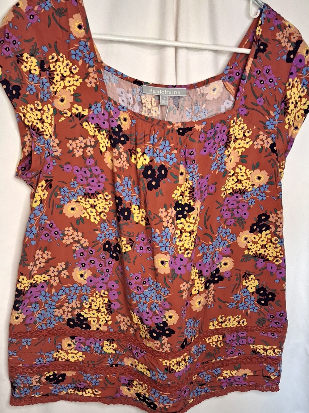 Daniel Rainn NWT Floral Short Sleeves Floral Blouse M Rayon Boho Peasant